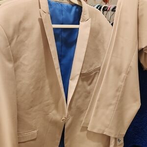Elegant Beige Suit with Blue Lining